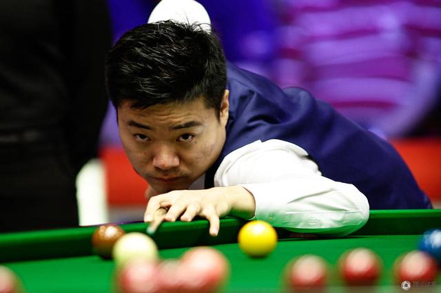 借一两名球 借一两名球