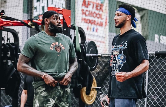 不炫耀翅膀 不炫耀翅膀